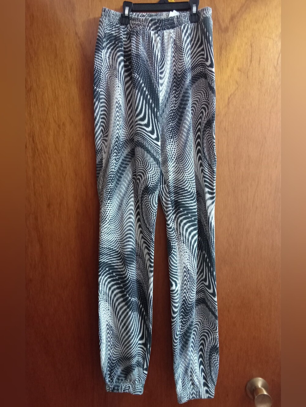 H&M Black & White Abstract Print Jogger Pants - Women